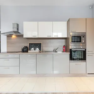 https://irish-stay-dame-street.dublin-hotelsweb.com